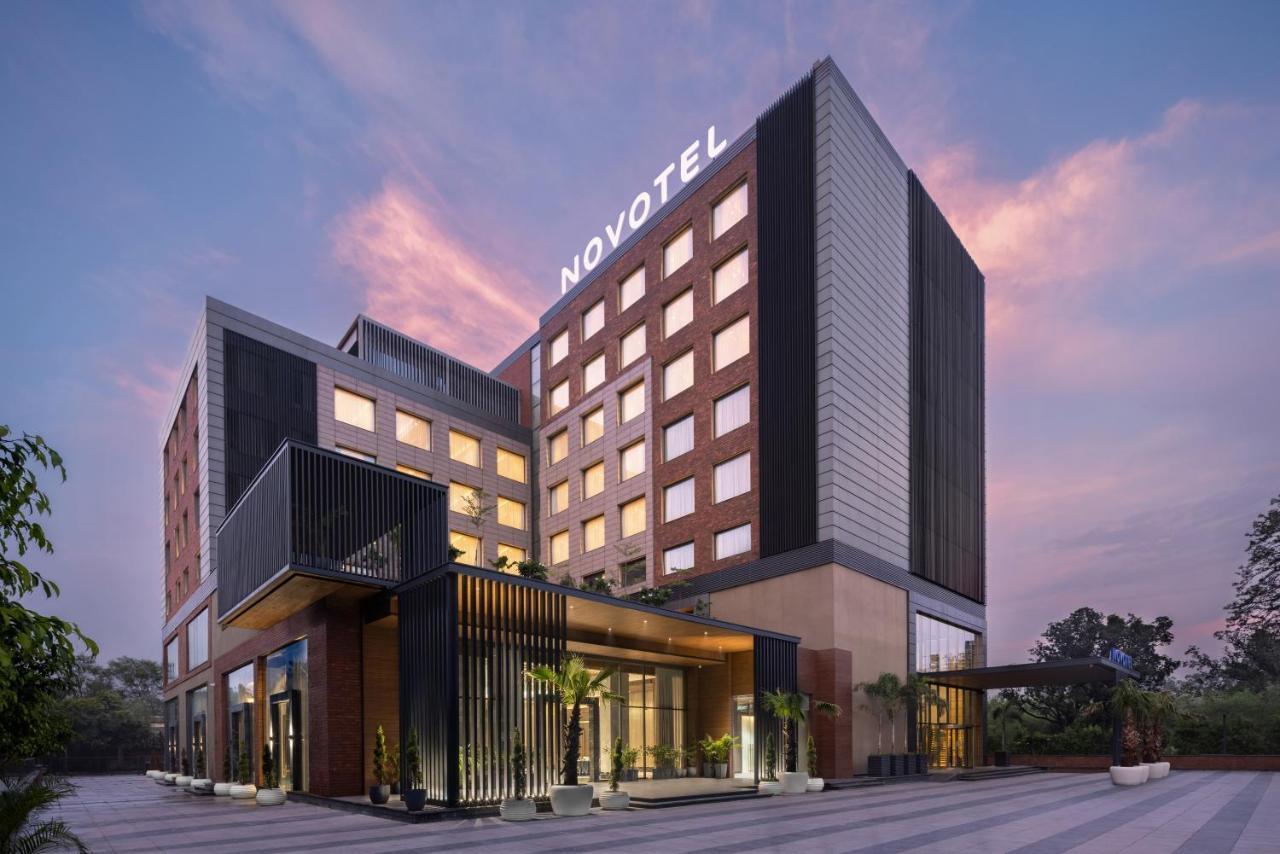 Novotel Chandigarh Tribune Chowk Exterior photo